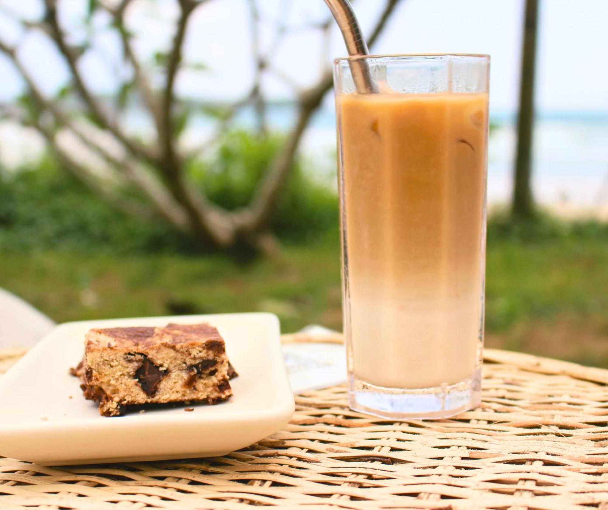 Calma - Surf, Yoga & Coffee On A Private Beach Діквелла Екстер'єр фото