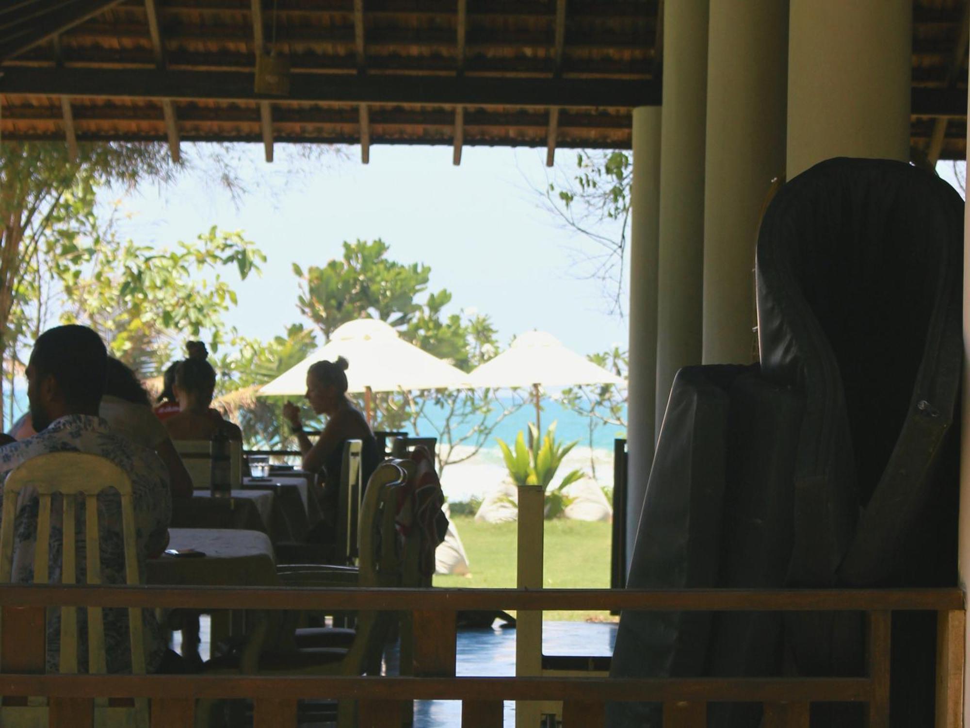 Calma - Surf, Yoga & Coffee On A Private Beach Діквелла Екстер'єр фото